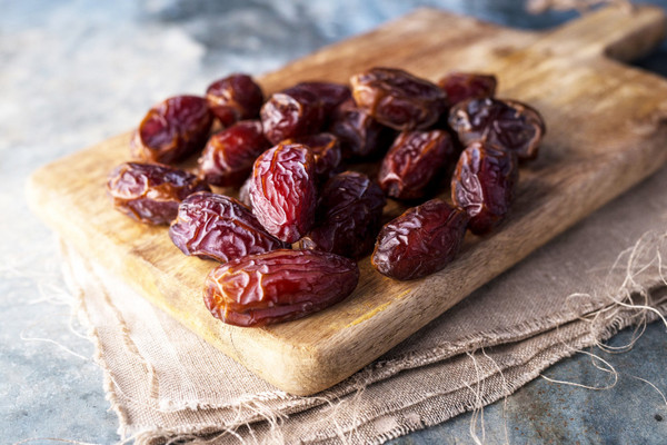 خرمای خاصویی: سلطان سلامتی و انرژی در دستان شما