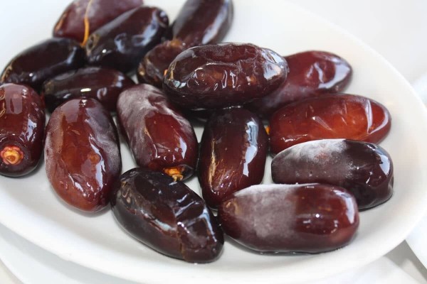 از رطوبت تا خشکی: تفاوتهای اساسی بین رطب و خرما خشک